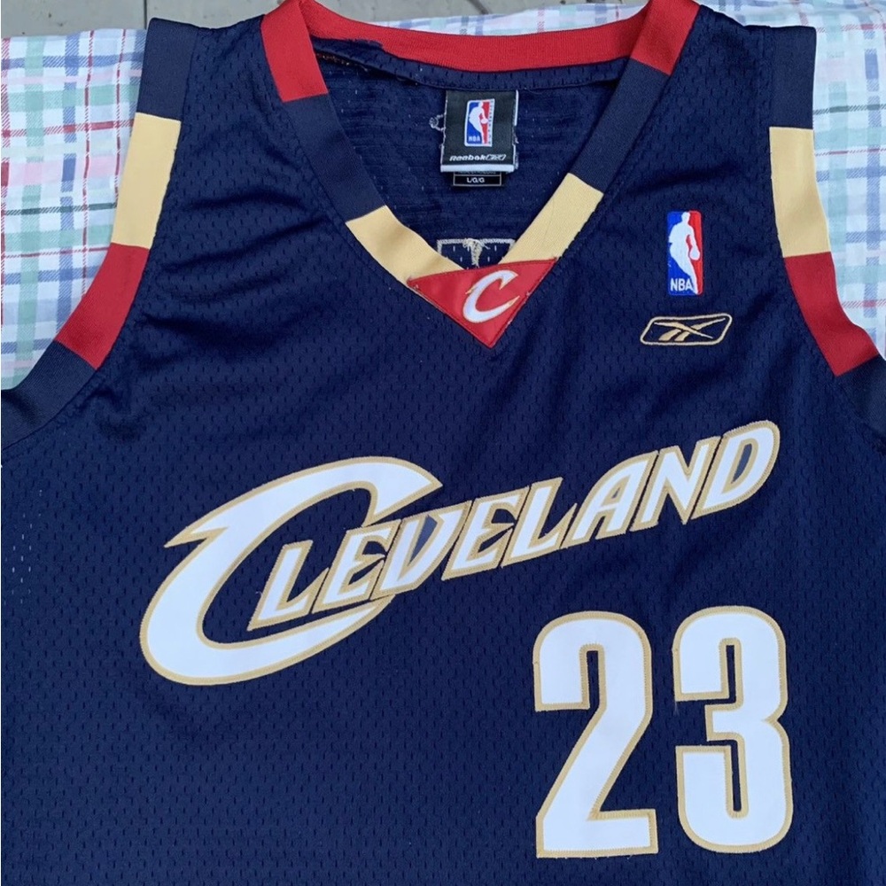 Reebok Cleveland Cavaliers Lebron James NBA Jersey
Size L - Picture 4 of 9